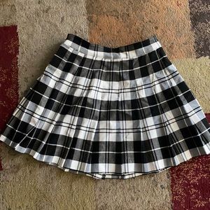 small high waisted black, gray, and white mini plaid skirt